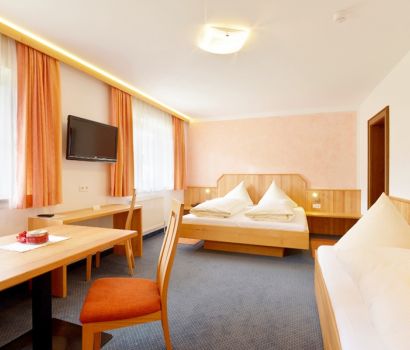 Ferienwohnung-Haus-Sonneck-Soell-Gaensleit-13-Claudia-Bihlmayer-Zimmer-3.jpg