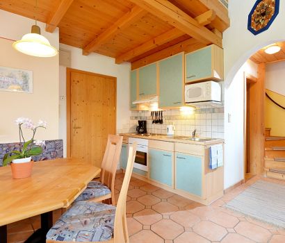 Ferienwohnung-Haus-Sonneck-Soell-Gaensleit-13-Claudia-Bihlmayer-Appartement-Wohnkueche.jpg